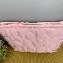 Load image into Gallery viewer, Puffer Pouch - Daisy - Light Pink
