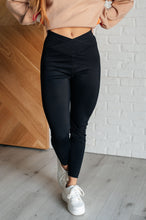 Load image into Gallery viewer, Do The Most V Front Leggings
