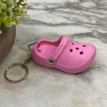 Load image into Gallery viewer, Keychain - Silicone - Shoes
