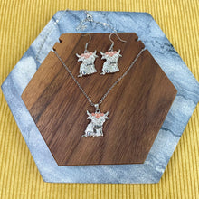 Load image into Gallery viewer, Necklace - Highland Cow
