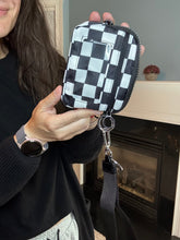 Load image into Gallery viewer, Rue - Nylon Wristlet Wallet - Checkered
