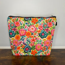 Load image into Gallery viewer, Pouch XL - Floral Colorful Embroidery
