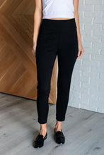 Load image into Gallery viewer, Magic Ankle Crop Skinny Pants in Black
