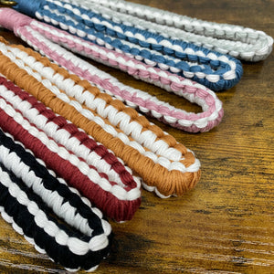 Keychain - Macrame Bracelet - White Side Stripe