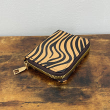 Load image into Gallery viewer, Wallet - Accordion Card - Tiger

