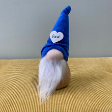 Load image into Gallery viewer, Gnome - Mom &amp; Dad
