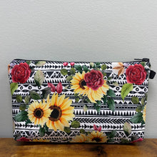 Load image into Gallery viewer, Pouch - Floral Aztec
